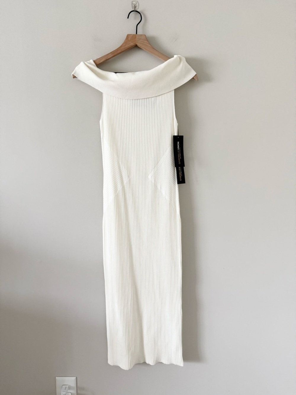 NWT Gabrielle Union for NY&C Off Shoulder Ribbed Knit Midi Dress in Cream Size S